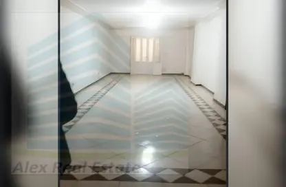 Apartment - 3 Bedrooms - 2 Bathrooms for rent in Ismail Al Fangary St. - Camp Chezar - Hay Wasat - Alexandria