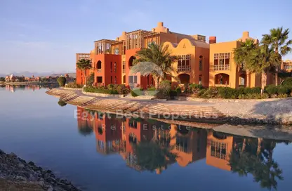Villa - 4 Bedrooms - 5 Bathrooms for sale in Makadi Orascom Resort - Makadi - Hurghada - Red Sea