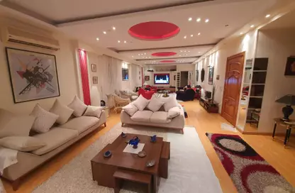 طابق كامل - 3 غرف نوم - 3 حمامات للبيع في شارع الحكمة - الشيخ زايد - الجيزة
