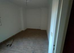 Apartment - 2 bedrooms - 1 bathroom for للبيع in Ahmed Allam St. - Sporting - Hay Sharq - Alexandria