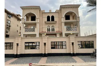 شقة - 3 غرف نوم - 3 حمامات للبيع في شارع المشير أبو غزالة - جولف سيتي - مدينة العبور - القليوبية