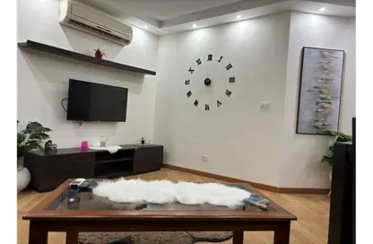 Apartment - 2 Bedrooms - 1 Bathroom for rent in Al Rehab - New Cairo City - Cairo