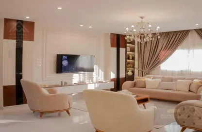 Apartment - 3 Bedrooms - 3 Bathrooms for sale in Etapa Square - Sheikh Zayed City - Giza