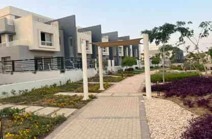 Townhouse - 5 Bedrooms - 5 Bathrooms for sale in Hyde Park - New Cairo City - Cairo