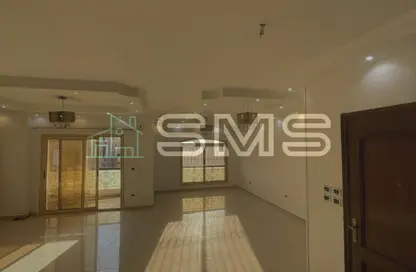 Apartment - 3 Bedrooms - 2 Bathrooms for rent in Doctor Yassin Abdel Ghaffar St. - Area C - Ganoob El Acadimia - New Cairo City - Cairo