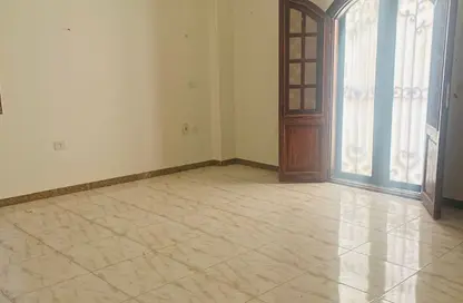 Apartment - 3 Bedrooms - 1 Bathroom for rent in Abo Mousa Al Ashaari St. - The 1st Settlement - New Cairo City - Cairo