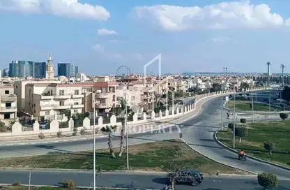 Apartment - 4 Bedrooms - 2 Bathrooms for sale in 3rd District - Sheikh Zayed City - Giza
