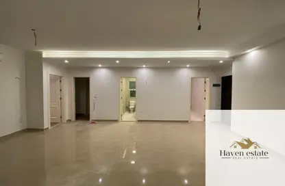 شقة - 2 غرف نوم - 2 حمامات للايجار في فيلدج جيت - المستثمرين الجنوبية - مدينة القاهرة الجديدة - القاهرة