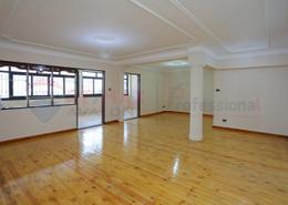 Apartment - 3 bedrooms - 2 bathrooms for للبيع in Mahmoud Al Essawy St. - Miami - Hay Awal El Montazah - Alexandria