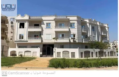 شقة - 3 غرف نوم - 3 حمامات للبيع في حي النادي - مدينة الشروق - القاهرة