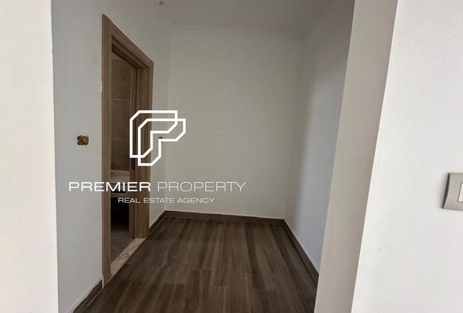 8196358 - Property Image 2