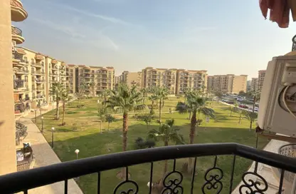 Apartment - 3 Bedrooms - 2 Bathrooms for sale in Al Rehab - New Cairo City - Cairo