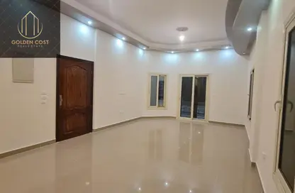Apartment - 3 Bedrooms - 2 Bathrooms for rent in Area B - Ganoob El Acadimia - New Cairo City - Cairo