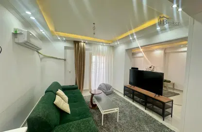 شقة - 2 غرف نوم - 2 حمامات للايجار في شارع سانت جين - كفر عبده - رشدي - حي شرق - الاسكندرية