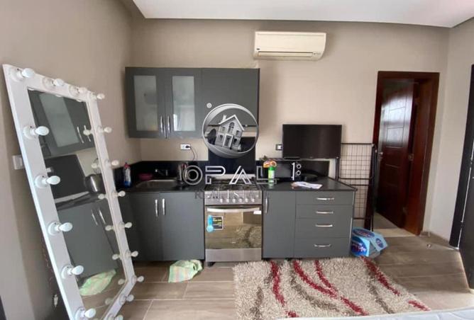 8048702 - Property Image 3