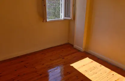 شقة - 3 غرف نوم - 2 حمامات للبيع في لوران - حي شرق - الاسكندرية