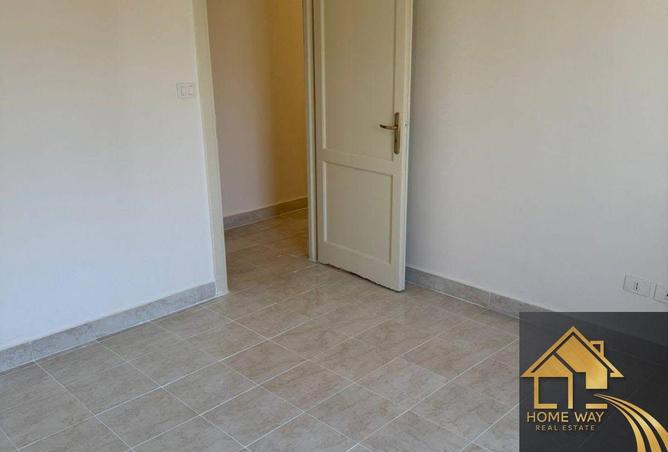 8183939 - Property Image 3