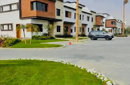 Townhouse - 4 Bedrooms - 5 Bathrooms for sale in Azzar - 5th Settlement Compounds - The 5th Settlement - New Cairo City - Cairo