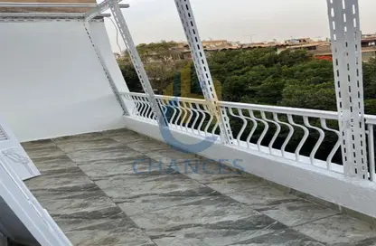 Apartment - 3 Bedrooms - 2 Bathrooms for sale in Sarayat Al Maadi - Hay El Maadi - Cairo