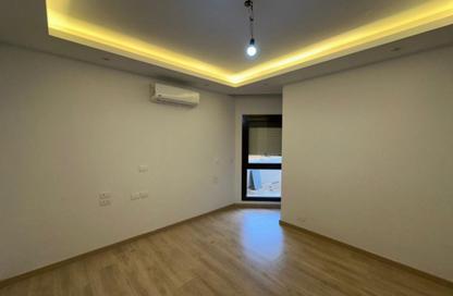 Apartment - 3 Bedrooms - 2 Bathrooms for sale in The Address East - 90 Street - The 5th Settlement - New Cairo City - Cairo