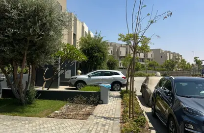 تاون هاوس - 3 غرف نوم - 4 حمامات للبيع في كمبوند البروج - كمبوندات الشروق - مدينة الشروق - القاهرة