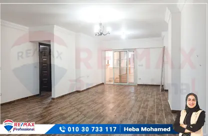 Apartment - 3 Bedrooms - 2 Bathrooms for rent in شارع مدرسة الريادة - Smouha - Hay Sharq - Alexandria