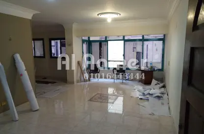 Apartment - 3 Bedrooms - 2 Bathrooms for rent in Zahraa El Maadi - Hay El Maadi - Cairo