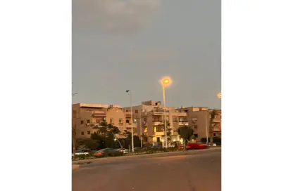 شقة - 4 غرف نوم - 3 حمامات للبيع في شارع البستان - الحي التاسع - الشيخ زايد - الجيزة