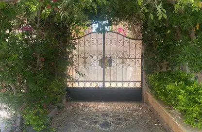 Apartment - 4 Bedrooms - 4 Bathrooms for sale in Doctor Yassin Abdel Ghaffar St. - Area C - Ganoob El Acadimia - New Cairo City - Cairo