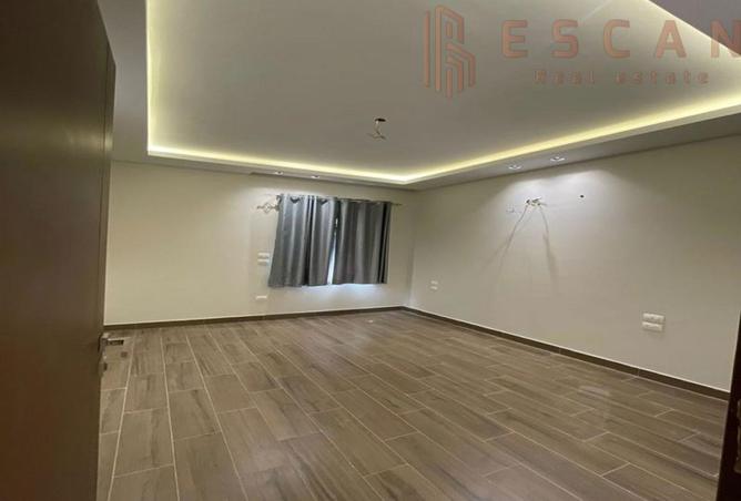 8317972 - Property Image 2