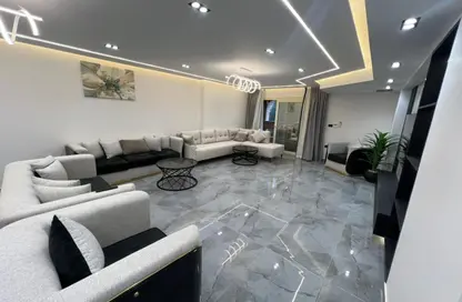 شقة - 3 غرف نوم - 3 حمامات للايجار في شارع سوريا - المهندسين - الجيزة