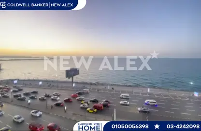 شقة - 3 غرف نوم - 2 حمامات للبيع في كامب شيزار - حي وسط - الاسكندرية