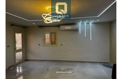 Apartment - 3 Bedrooms - 2 Bathrooms for sale in 50th Street - Zahraa El Maadi - Hay El Maadi - Cairo