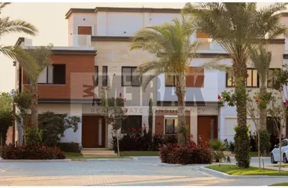 Townhouse - 3 Bedrooms - 5 Bathrooms for sale in Azzar - 5th Settlement Compounds - The 5th Settlement - New Cairo City - Cairo