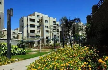 شقة - 2 غرف نوم - 2 حمامات للبيع في ذا فيلدج - المستثمرين الجنوبية - مدينة القاهرة الجديدة - القاهرة