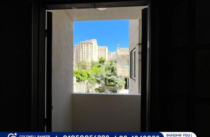 شقة - 3 غرف نوم - 3 حمامات للبيع في شارع كفر عبده - كفر عبده - رشدي - حي شرق - الاسكندرية
