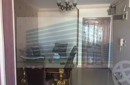 شقة - 3 غرف نوم - 1 حمام للايجار في شارع أسطنبول-صلاح مصطفى - السلطان حسين - محطة الرمل - حي وسط - الاسكندرية