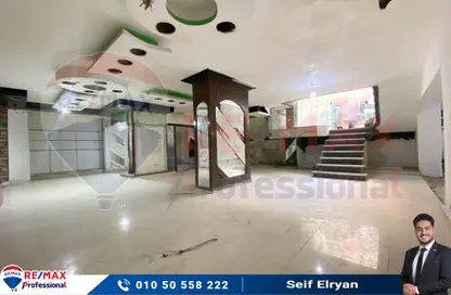محل تجاري - استوديو - 1 حمام للايجار في شارع عبد السلام عارف - جليم - حي شرق - الاسكندرية