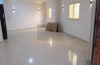 شقة - 3 غرف نوم - 2 حمامات للايجار في عمارات البنفسج - البنفسج - مدينة القاهرة الجديدة - القاهرة