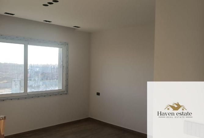 8301583 - Property Image 3