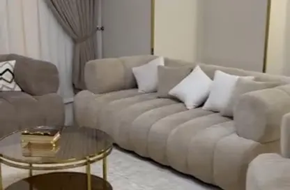 شقة - 3 غرف نوم - 3 حمامات للايجار في شارع نادي الصيد - الدقي - الجيزة