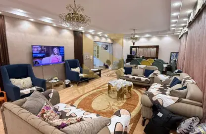 Apartment - 3 Bedrooms - 2 Bathrooms for rent in Street 100   Al Fairouz St. - 10th District - Sheikh Zayed City - Giza