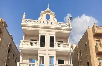 شقة - 3 غرف نوم - 3 حمامات للبيع في المجاورة الثانية - الحي الثالث شرق - مدينة الشروق - القاهرة