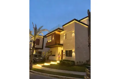 Villa - 4 Bedrooms - 4 Bathrooms for sale in Azzar - 5th Settlement Compounds - The 5th Settlement - New Cairo City - Cairo