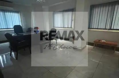 معرض - استوديو - 8 حمامات للبيع في شارع العروبه - الكوربة - مصر الجديدة - القاهرة