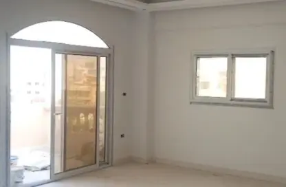 شقة - 4 غرف نوم - 2 حمامات للايجار في شارع محمد رحيم - الياسمين 3 - الياسمين - مدينة القاهرة الجديدة - القاهرة