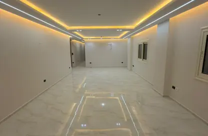 Apartment - 3 Bedrooms - 3 Bathrooms for sale in North Lotus - El Lotus - New Cairo City - Cairo