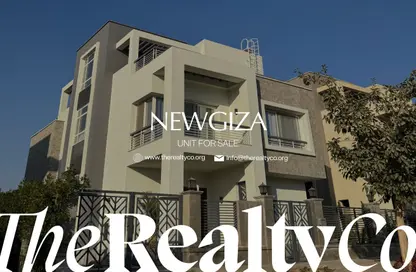 Villa - 4 Bedrooms - 5 Bathrooms for sale in New Giza - Cairo Alexandria Desert Road - 6 October City - Giza