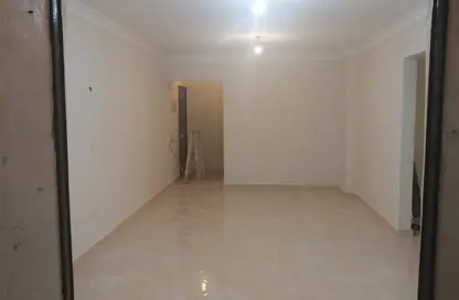 Apartment - 3 Bedrooms - 1 Bathroom for rent in Gardenia City Compound Nasr City - Zahraa Madinat Nasr - Nasr City - Cairo