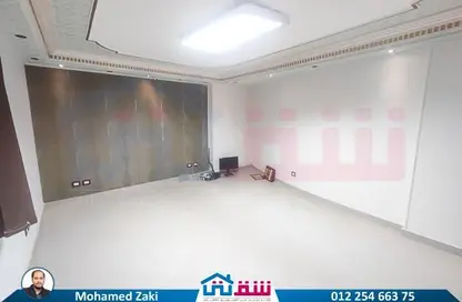 مساحات مكتبية - استوديو - 1 حمام للبيع في جناكليس - حي شرق - الاسكندرية
